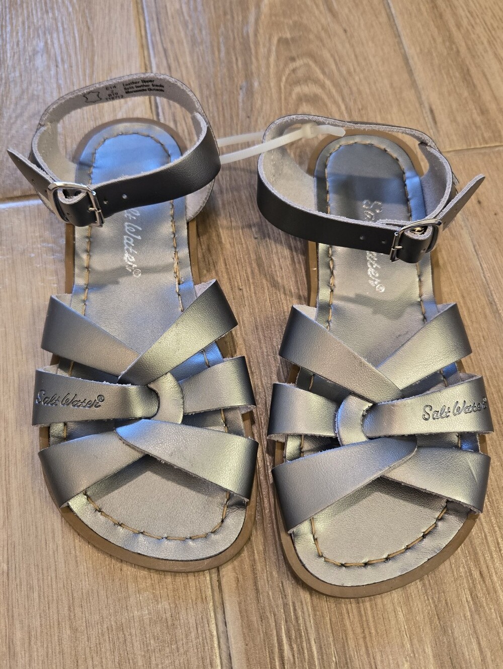 NWOT Saltwater Sandals, 2